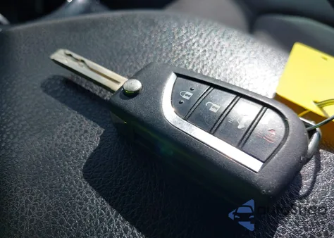 2020 Toyota Camry Le из США, поврежденный, VIN 4T1C11AK8LU878879